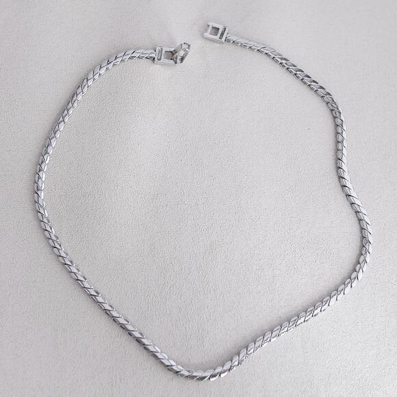 Vintage Coro Chain Necklace Silver Tone 16" Classic Designer Signed Jewelry - Picture 1 of 5